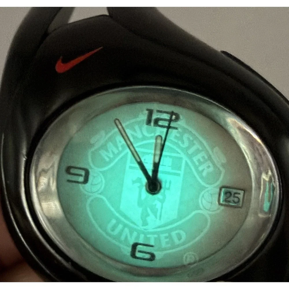 Nike Triax WR0078 Manchester United New Battery Swift 41MM 7.75